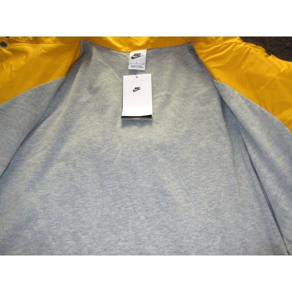 Men's Nike Club Snap Front Lined Coaches Jacket University Gold Size Small NWT - Picture 2 of 5